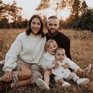 Meet your Posher, Laurie